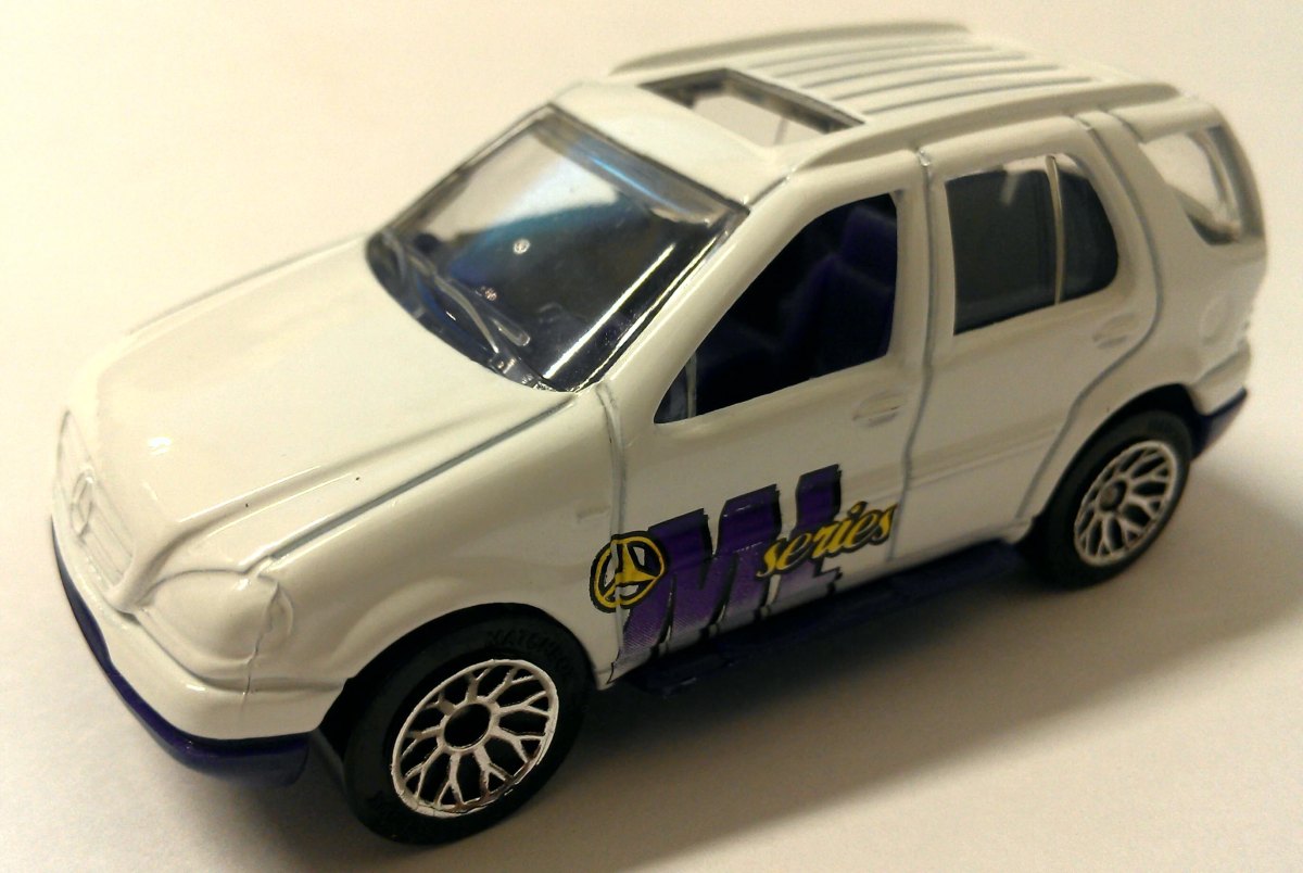 Hot Wheels Mercedes-Benz ML 430