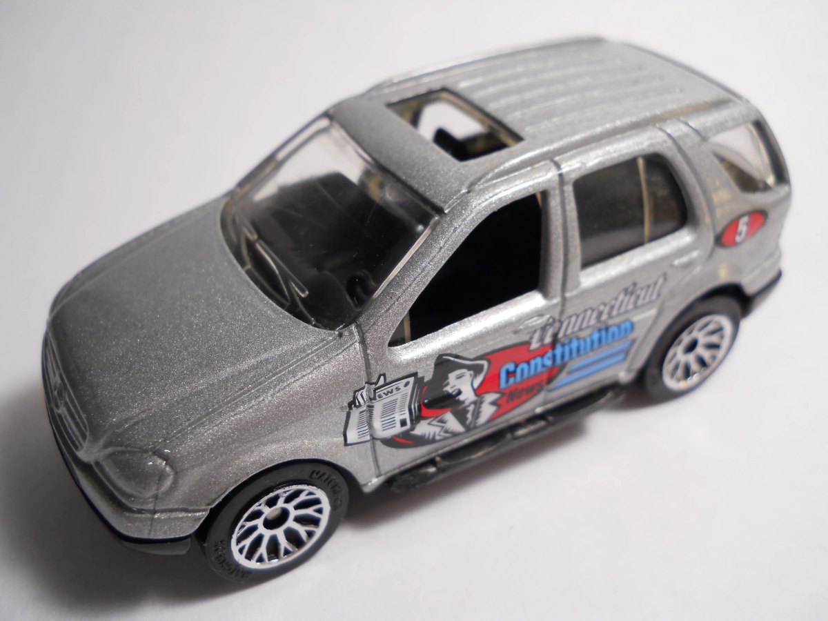 Hot Wheels Mercedes-Benz ML 430