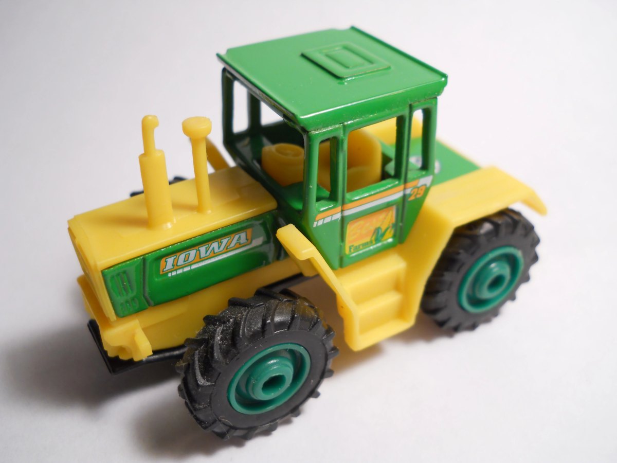 Hot Wheels Mercedes-Benz Trac 1600 Turbo