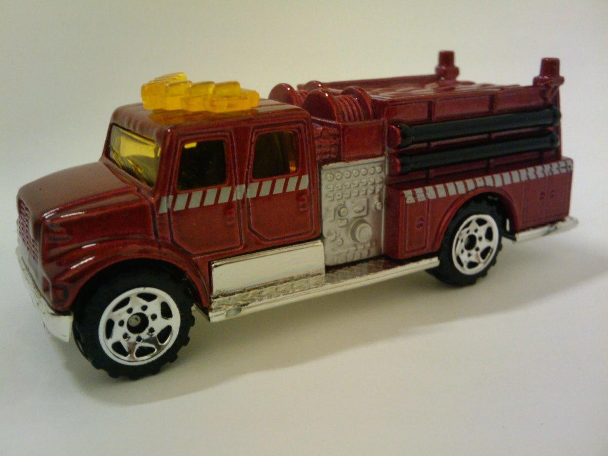 Hot Wheels International Pumper