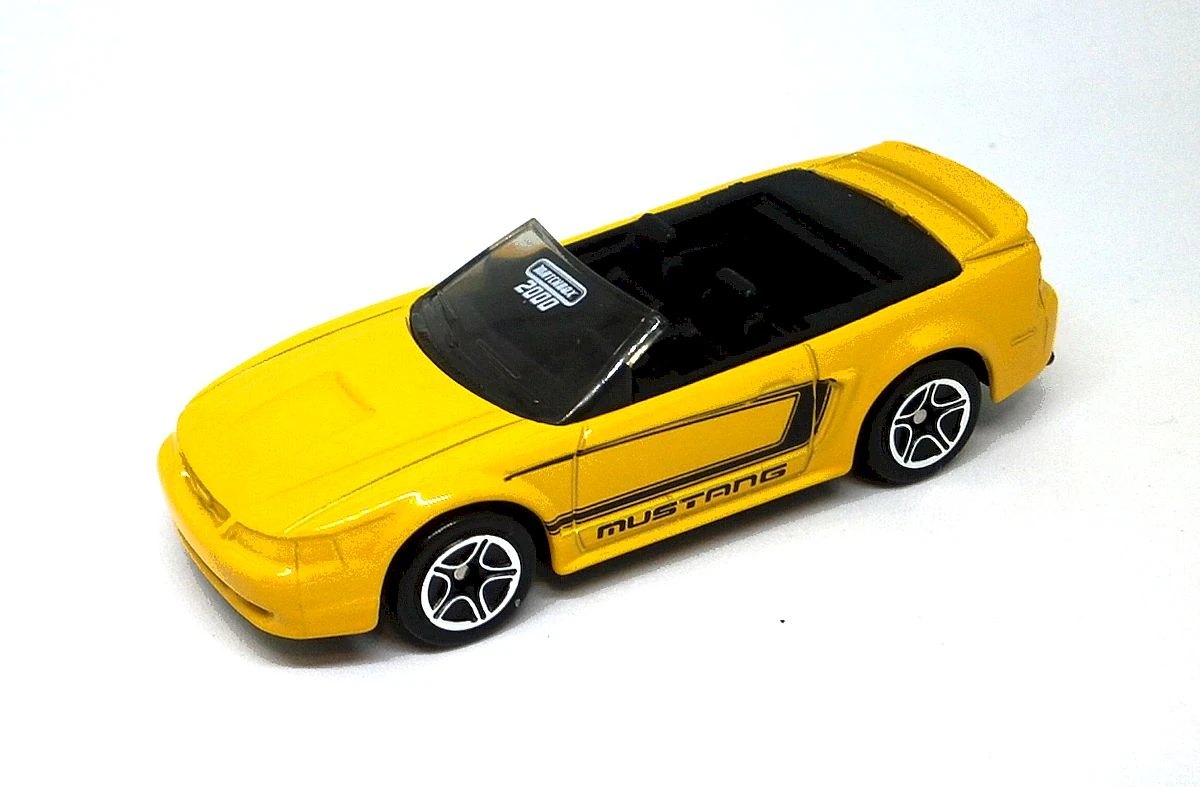Hot Wheels 1999Mustang Convertible