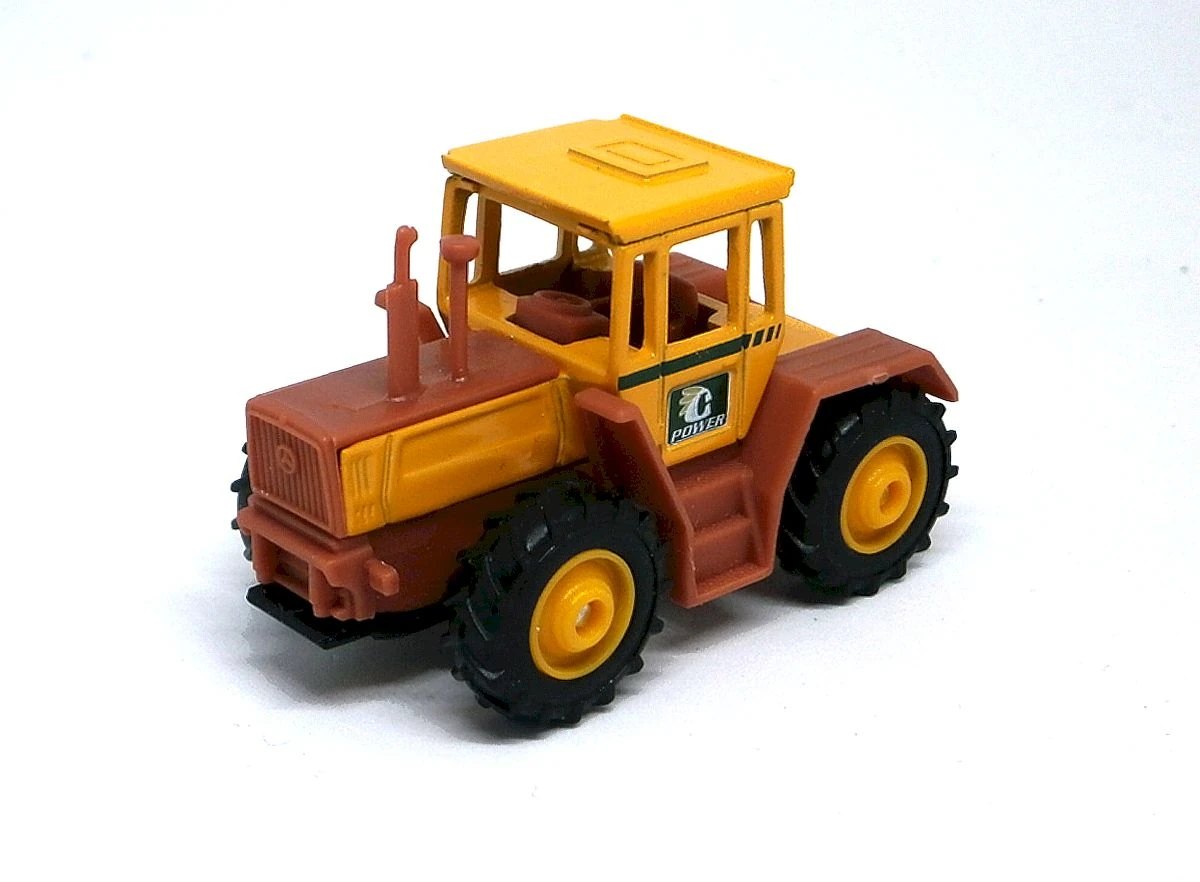 Hot Wheels Mercedes-Benz Trac 1600 Turbo