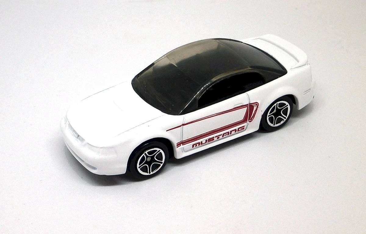 Hot Wheels 99 Mustang