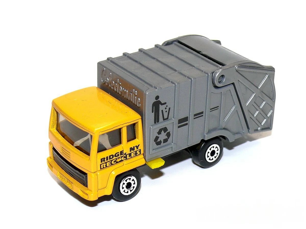 Hot Wheels Refuse Truck