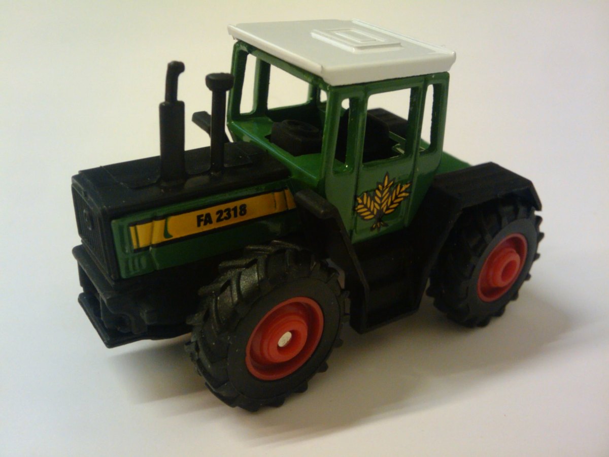 Hot Wheels MB-Trac 1600 Turbo