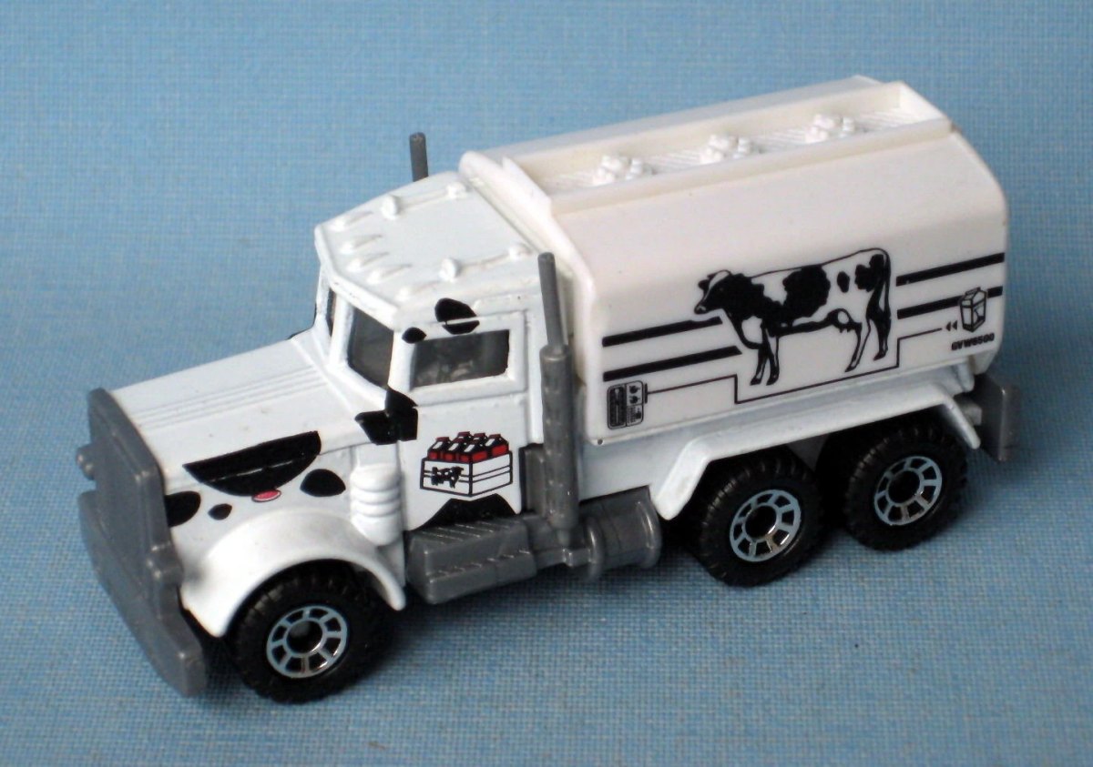 Hot Wheels Peterbilt Tanker Truck