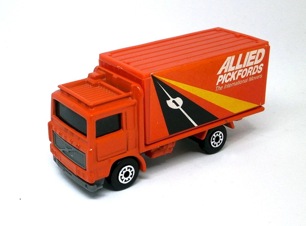 Hot Wheels Volvo Container Truck