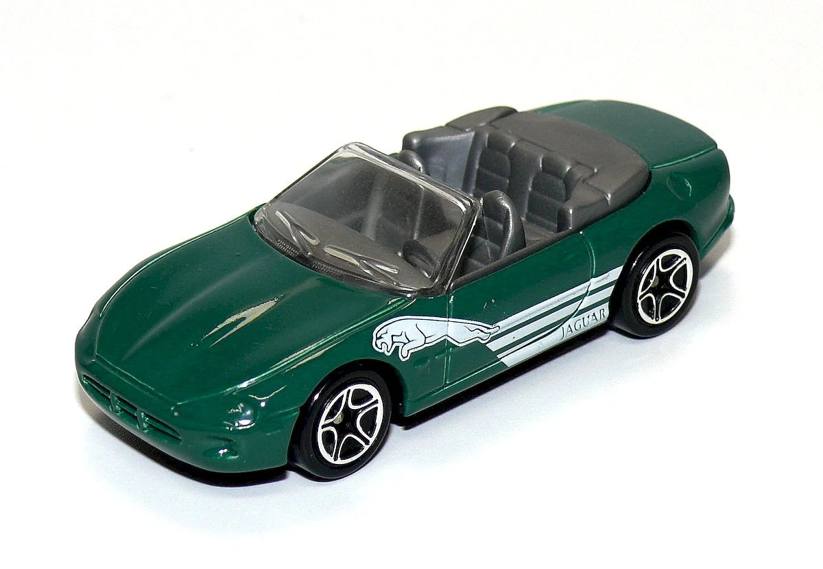 Hot Wheels Jaguar XK8 Convertible