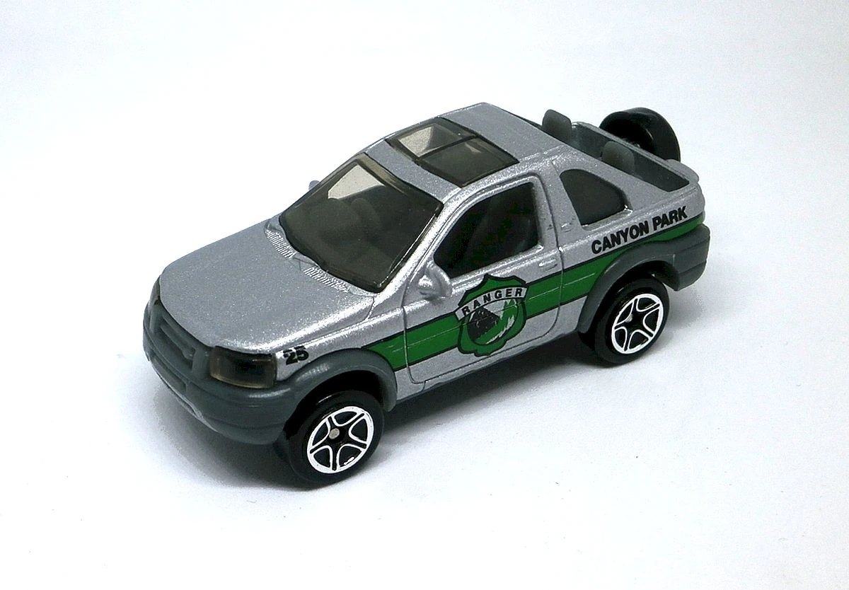 Hot Wheels Land Rover Freelander