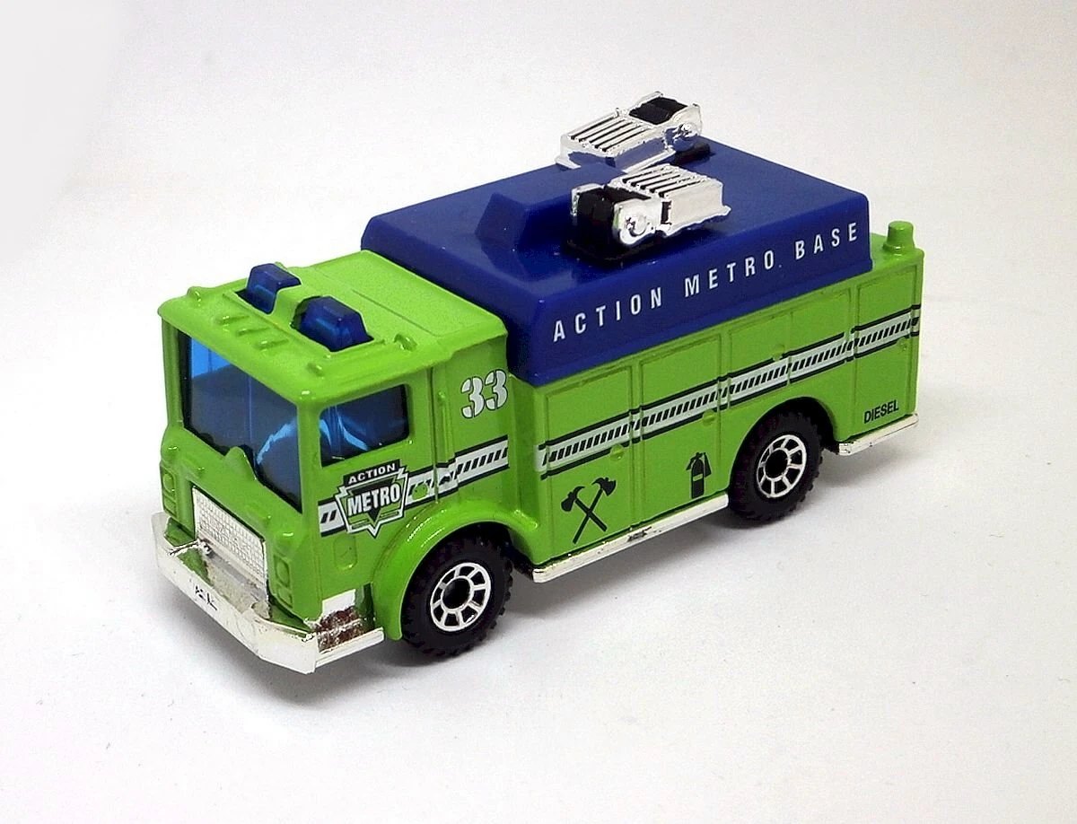 Hot Wheels Mack Auxiliary-Power Truck