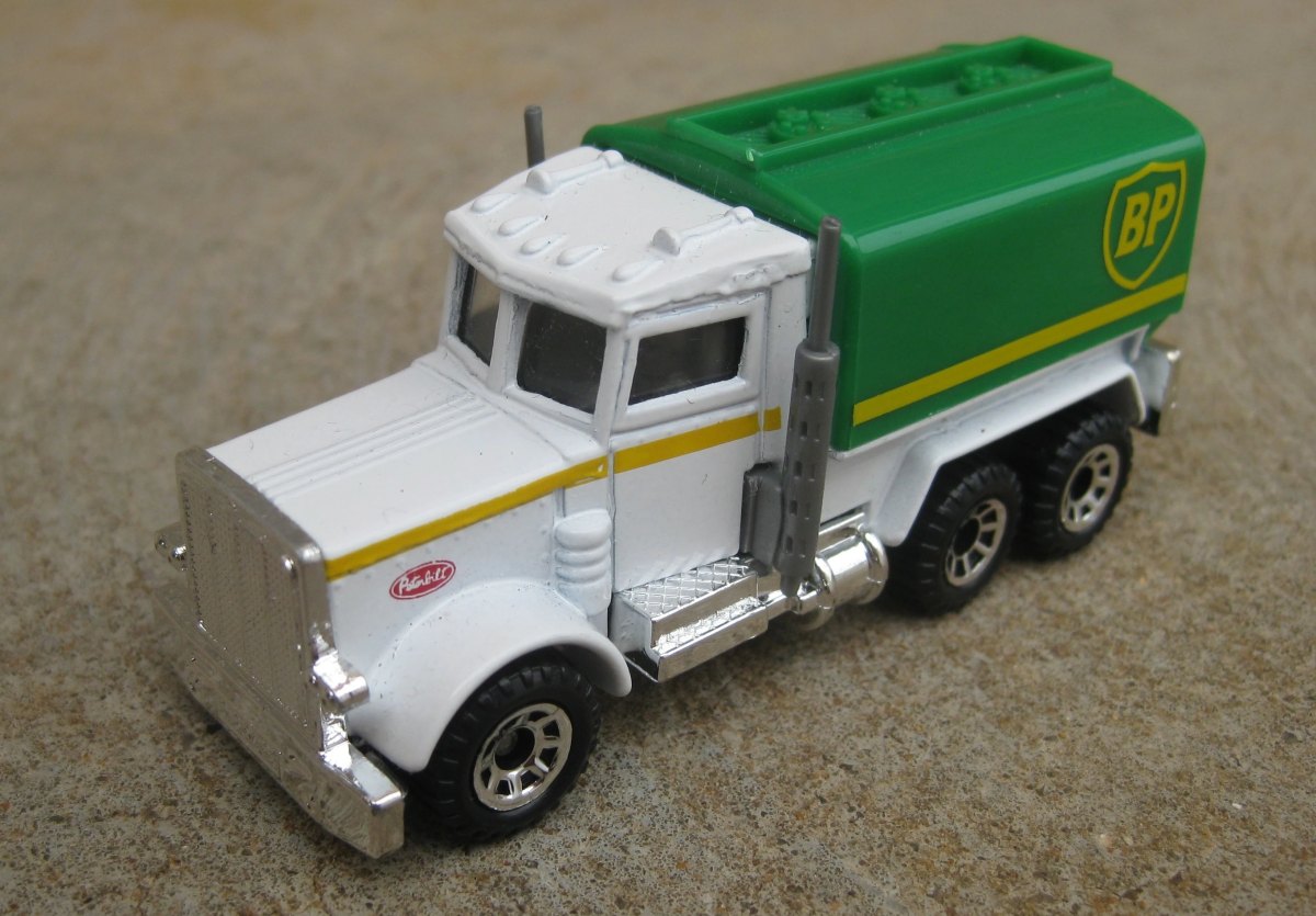Hot Wheels Peterbilt Tanker Truck