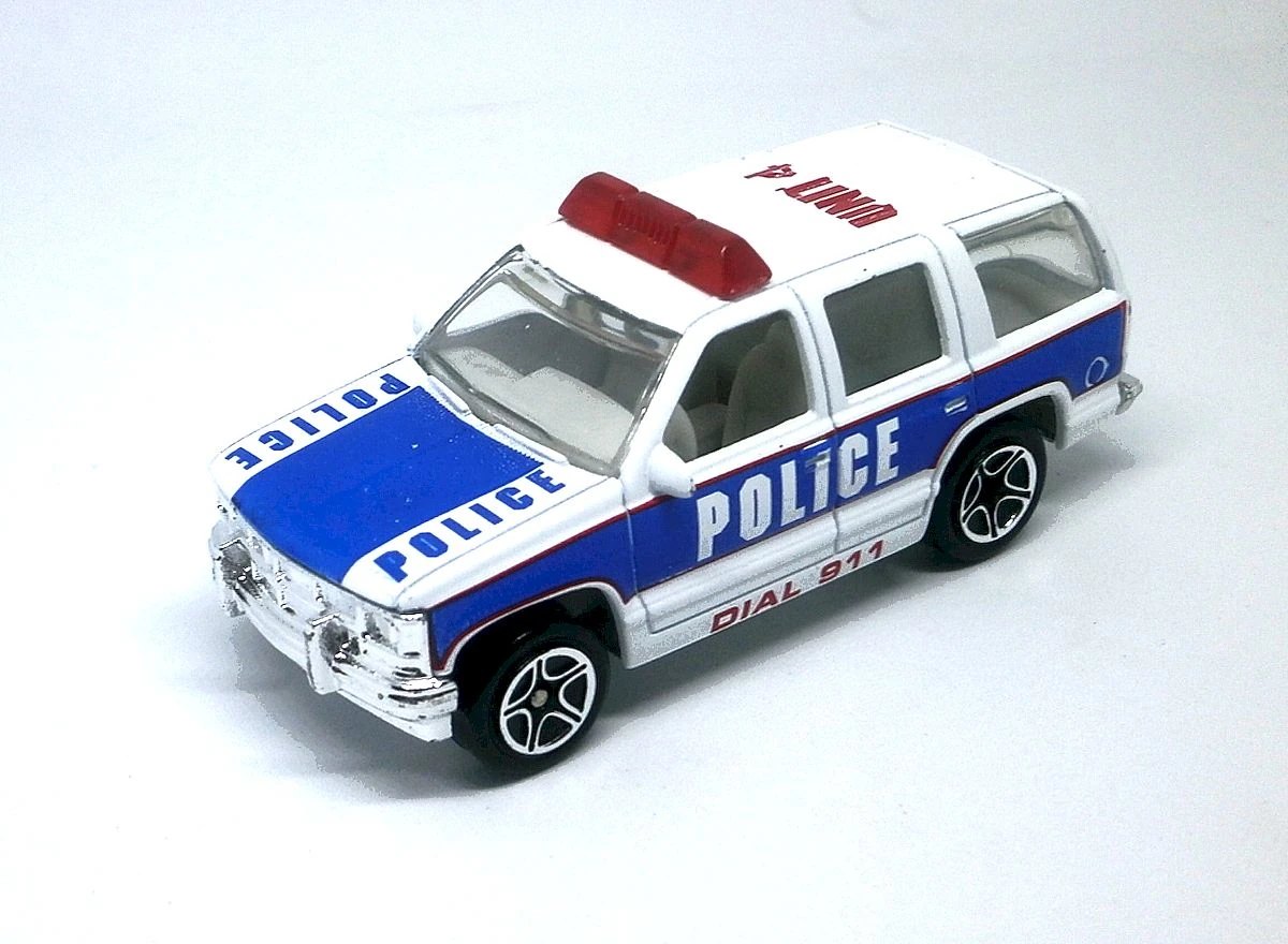 Hot Wheels 97 Chevy Tahoe Police