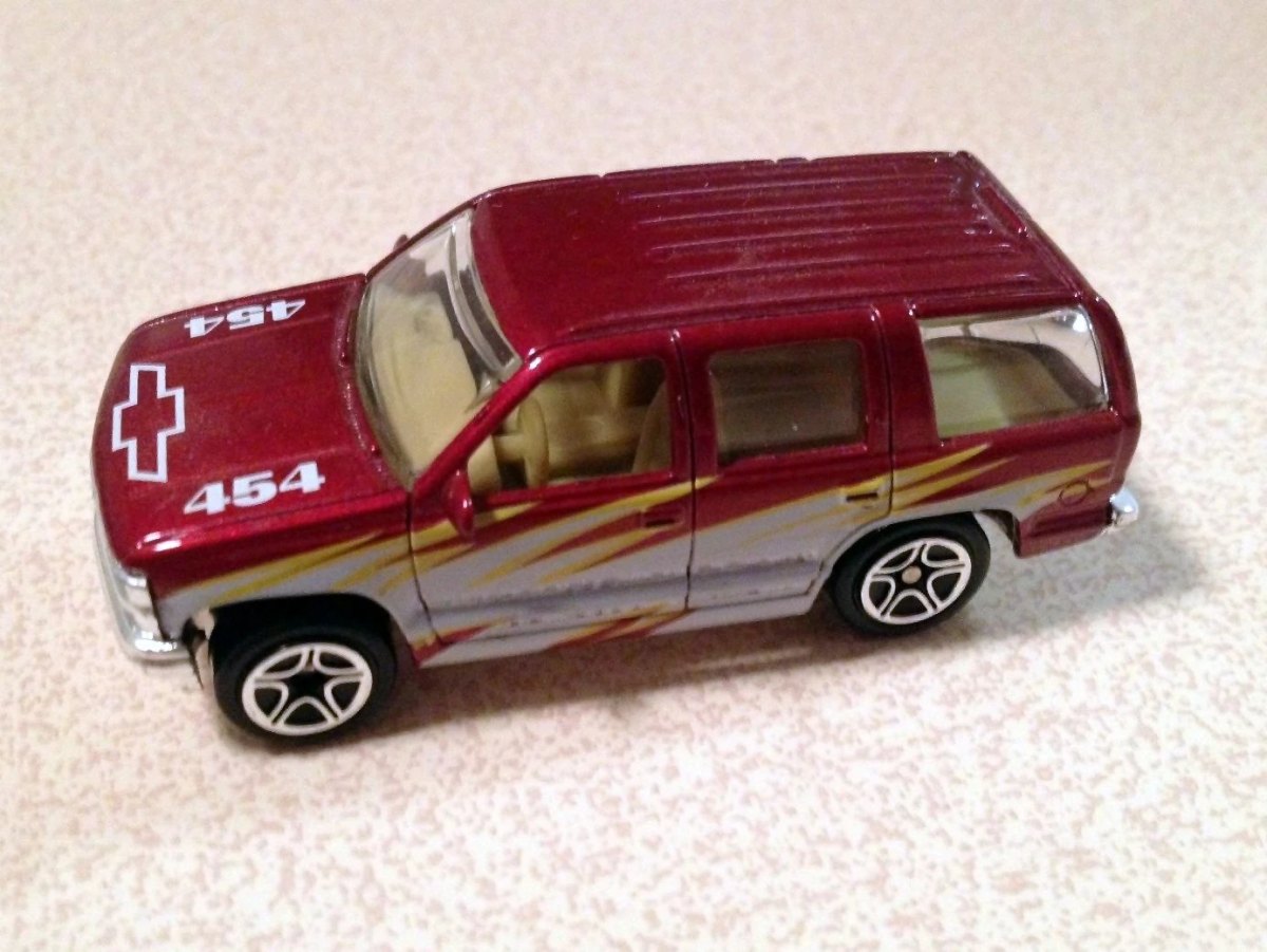 Hot Wheels 97 Chevy Tahoe