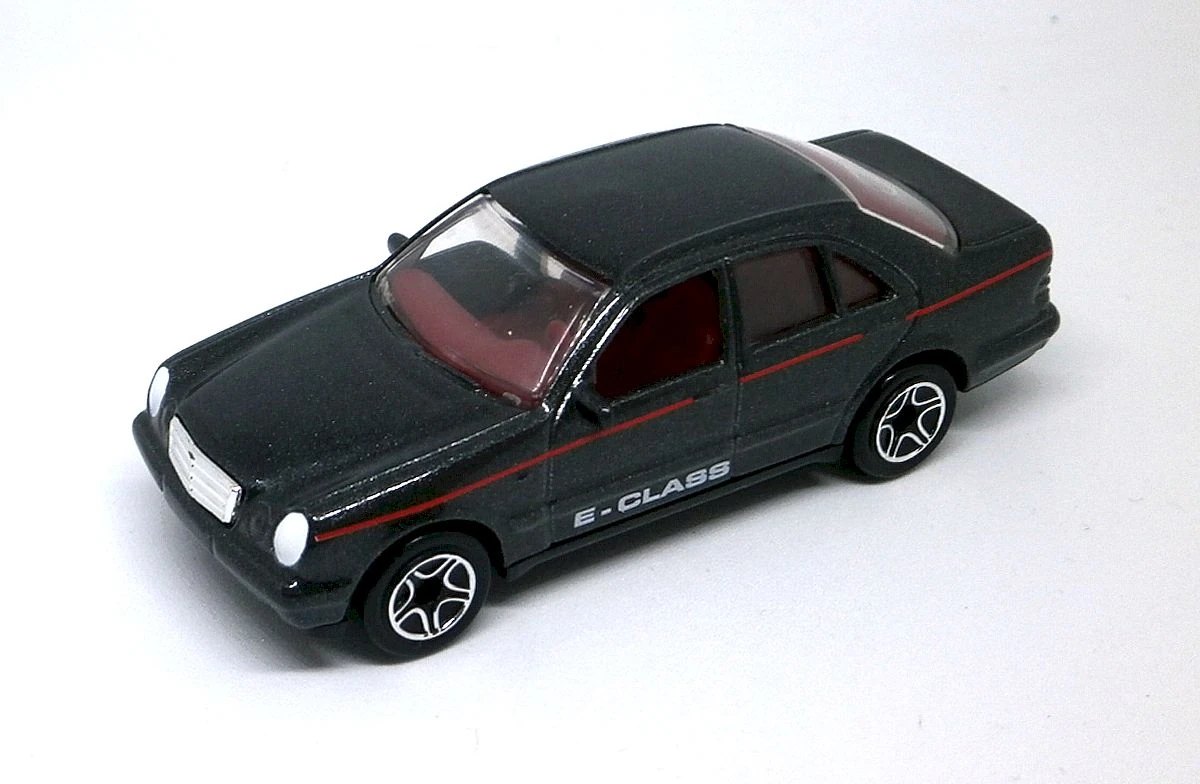 Hot Wheels Mercedes-Benz E Class