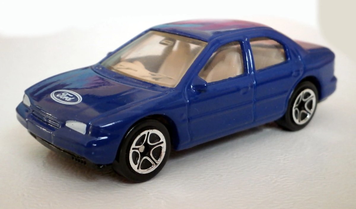 Hot Wheels Ford Mondeo