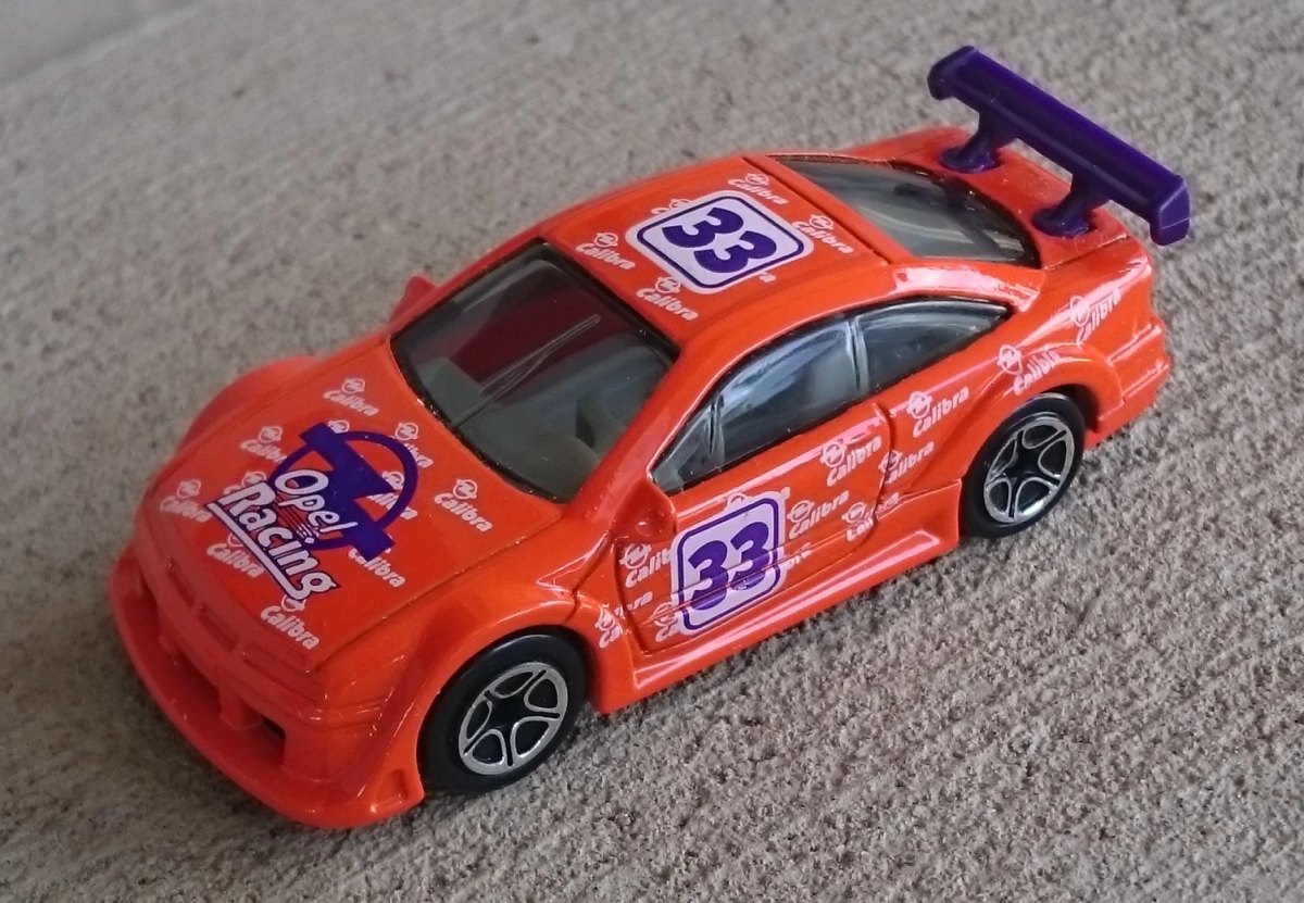 Hot Wheels Opel Calibra DTM