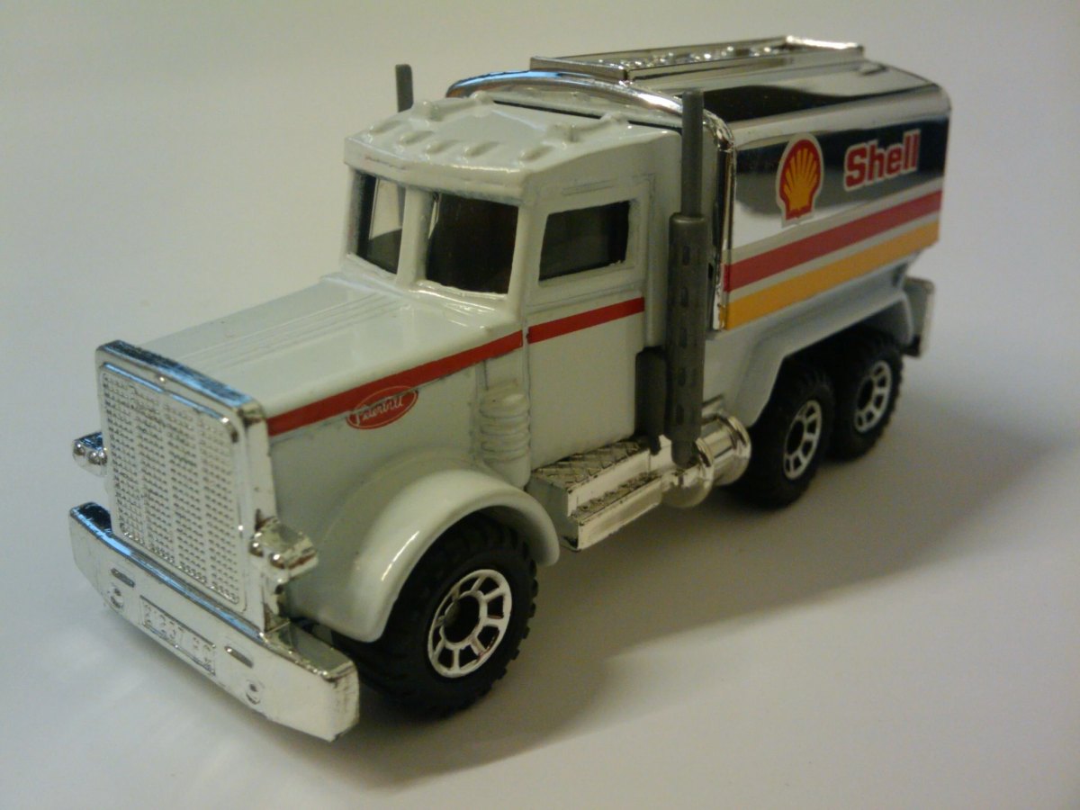 Hot Wheels Peterbilt Tanker Truck