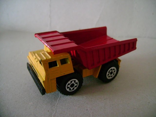 Hot Wheels Earth Mover