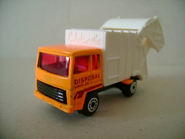 Hot Wheels Refuse Truck