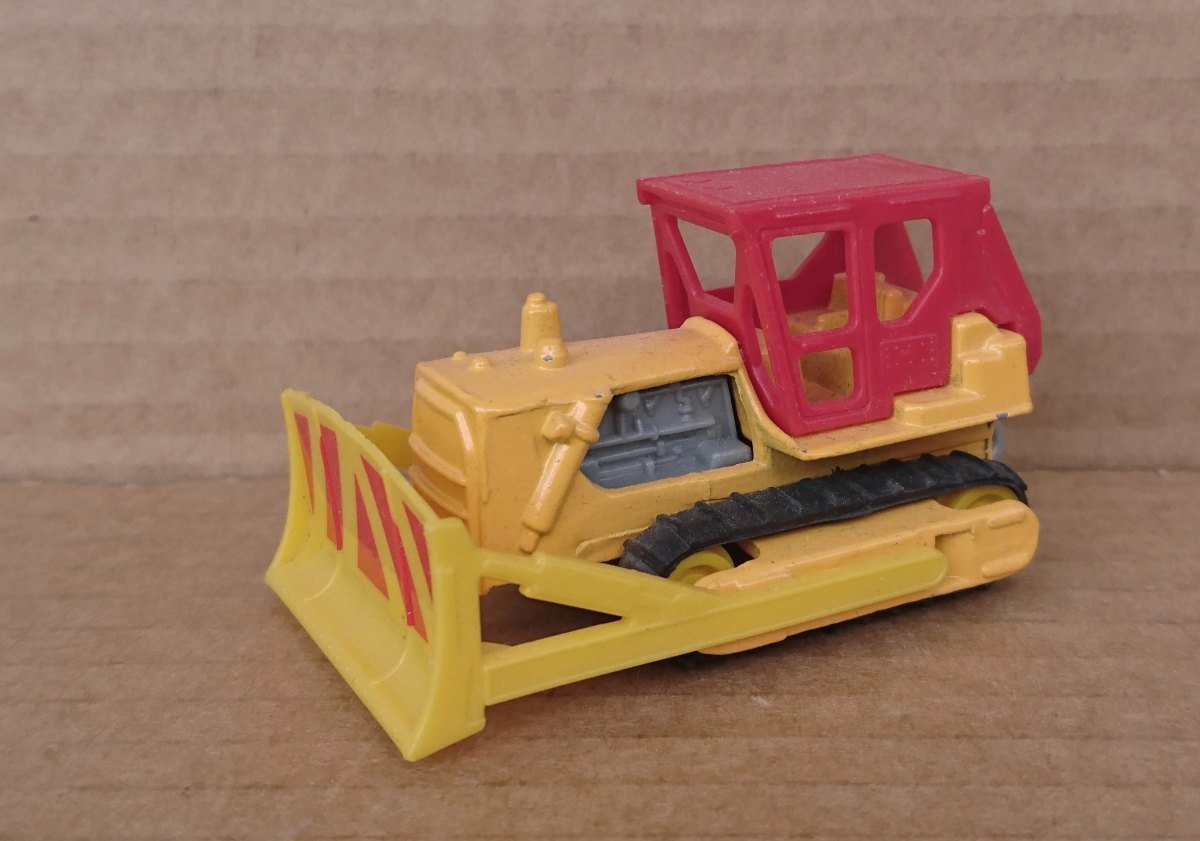 Hot Wheels Caterpillar D9 Tractor