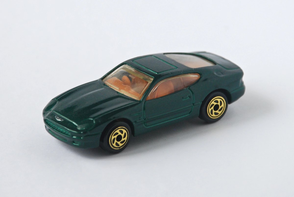 Hot Wheels Aston Martin DB7