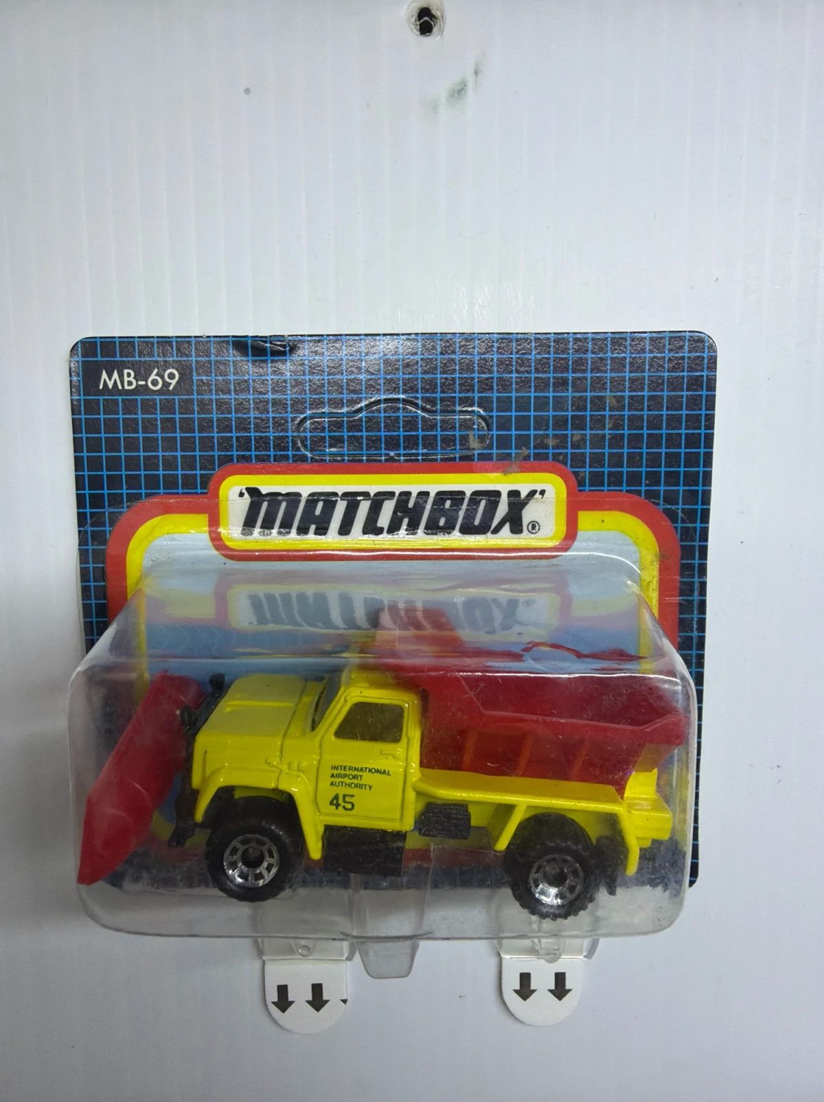 1993 Highway Maintenance Truck Red: Short Card: Image 2