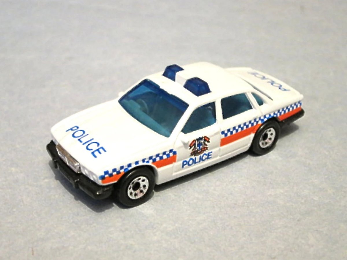 Hot Wheels Jaguar XJ6 Police Car