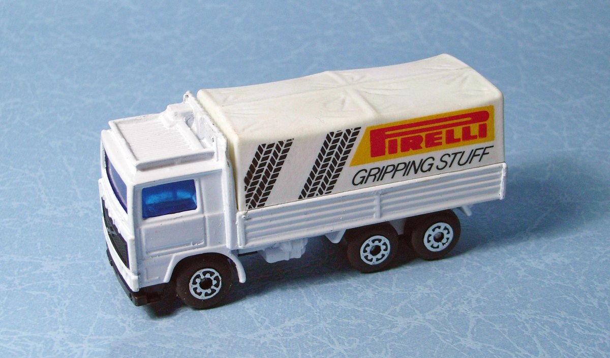 Hot Wheels Volvo Tilt Truck