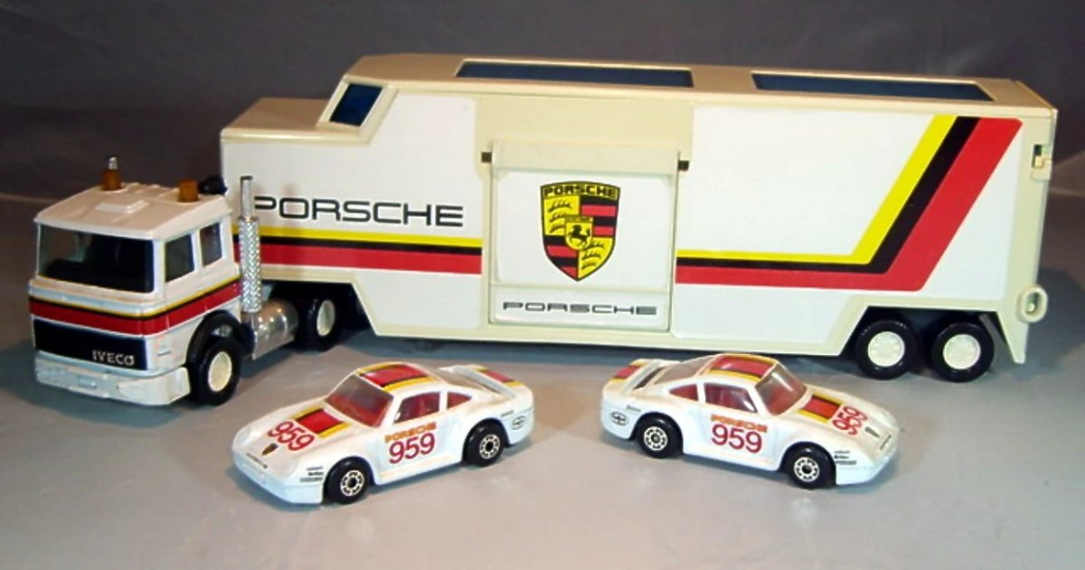 Hot Wheels Racing Car Transporter (Porsche)