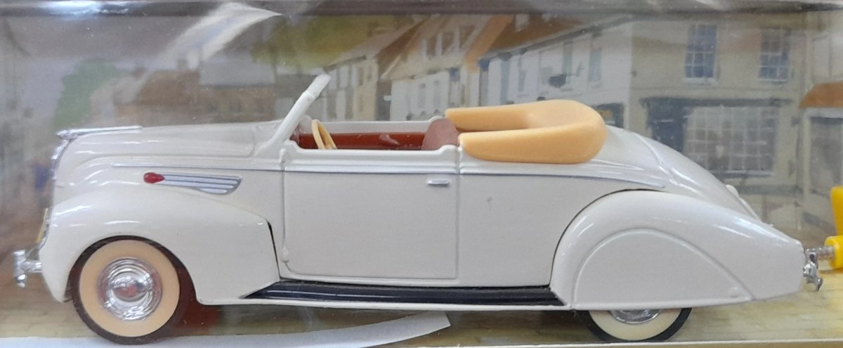 Hot Wheels 1938 Lincoln-Zephyr