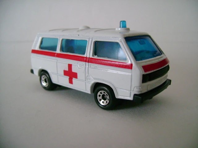 Hot Wheels Volkswagen Transporter Ambulance