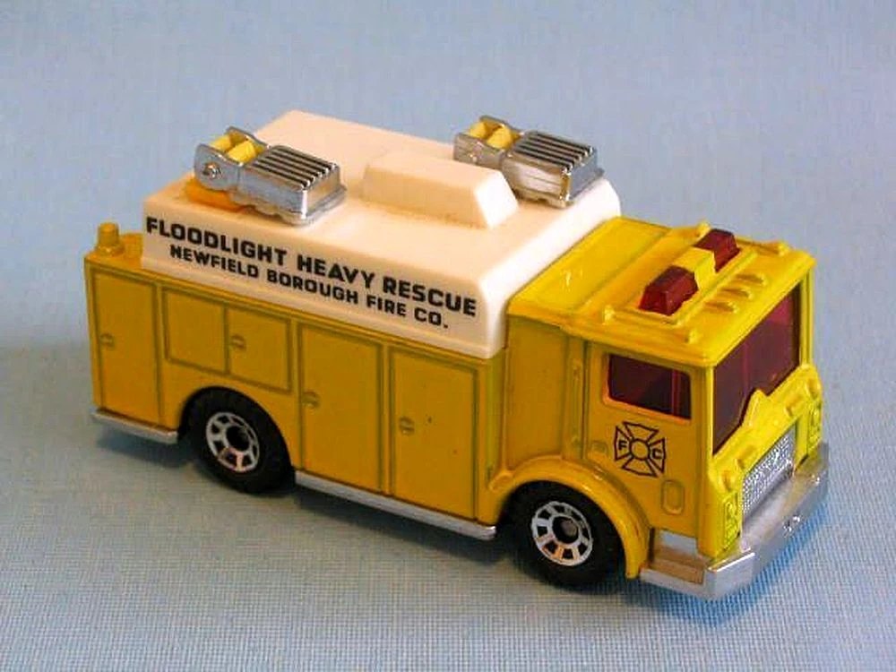 Hot Wheels Mack Auxiliary Power Truck