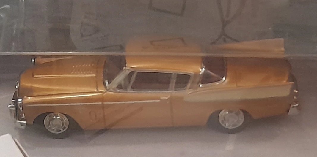 Hot Wheels 1957 Studebaker Golden Hawk