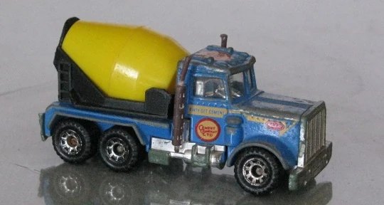 Hot Wheels Peterbilt Cement Truck