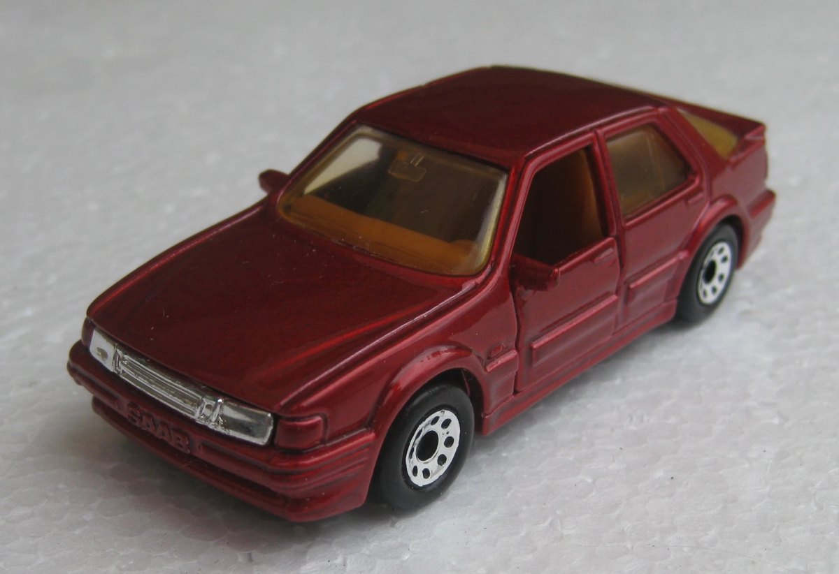 Hot Wheels Saab 9000 Turbo