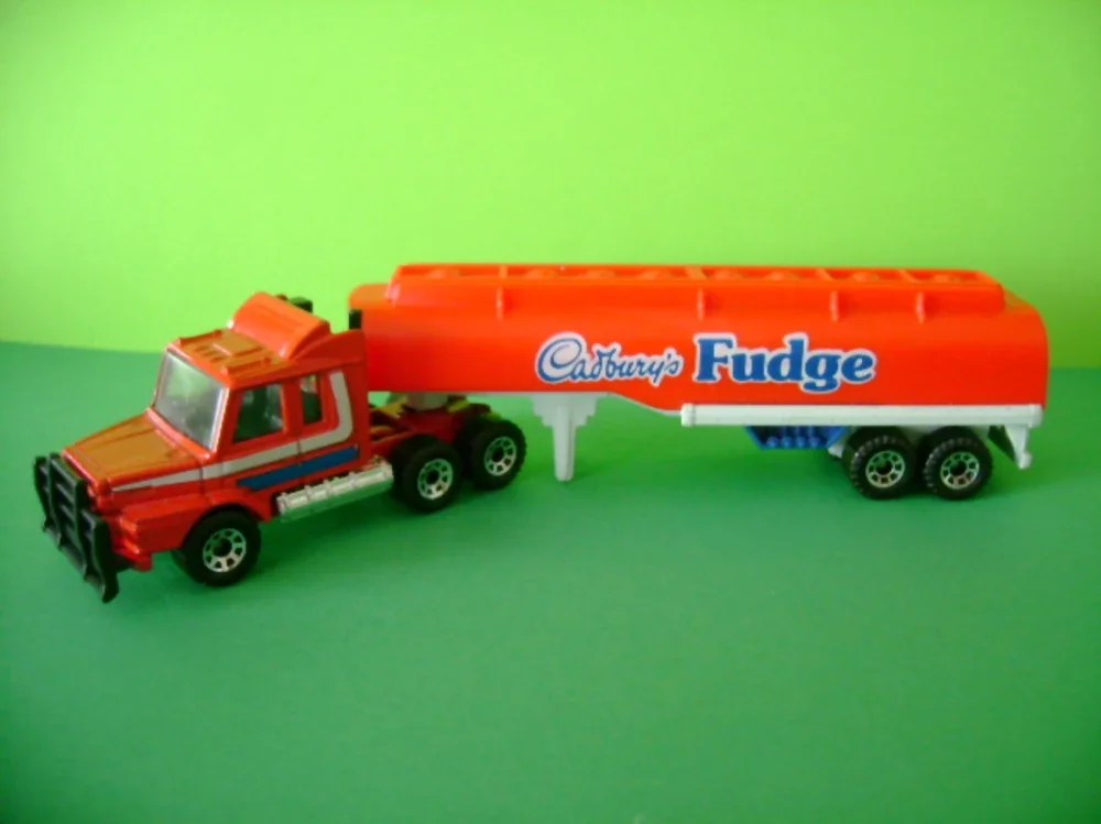 1988 Scania T142 Tanker Cadbury's Fudge Orange: Image 2