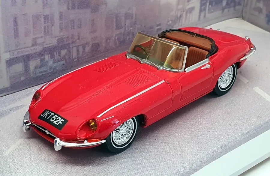 1990 1968 Jaguar E-Type Red: No Package: Image 2
