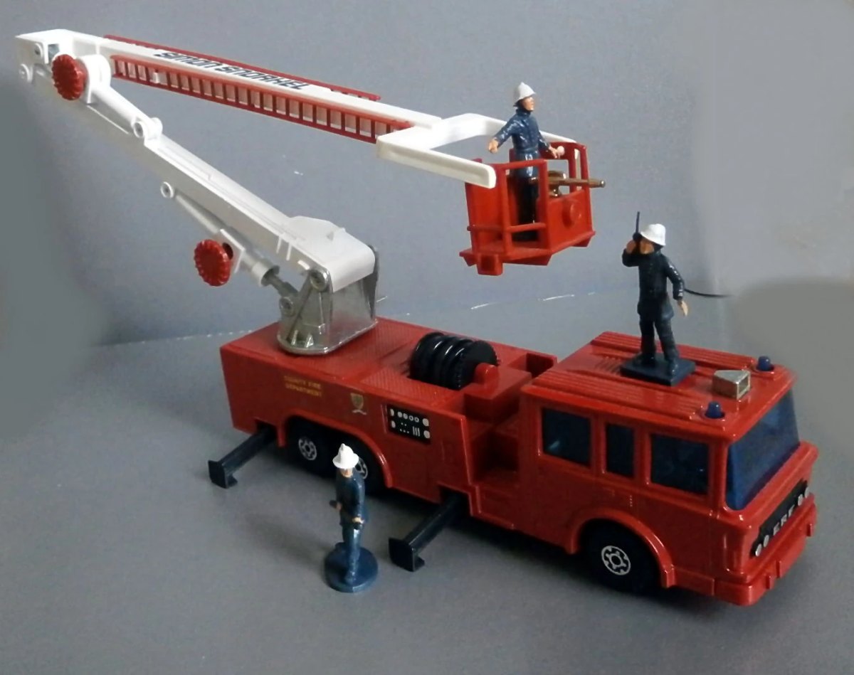 Hot Wheels Snorkel Fire Engine