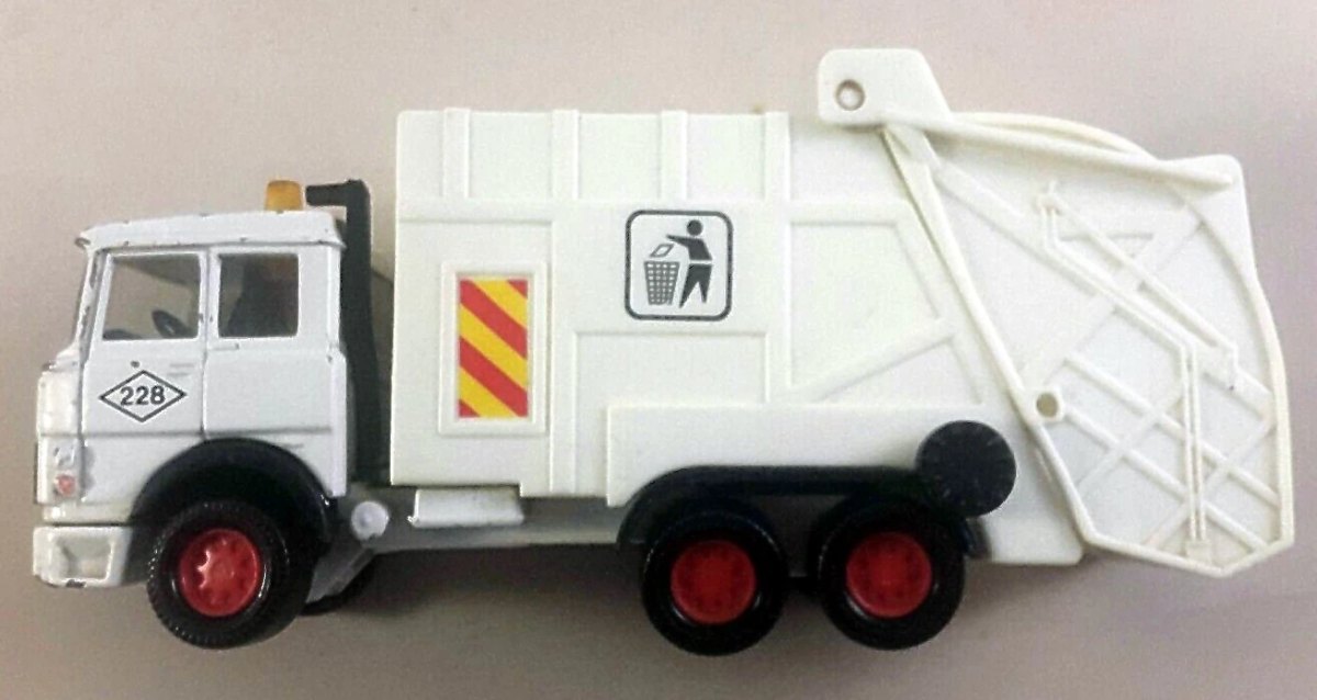 Hot Wheels Refuse Truck