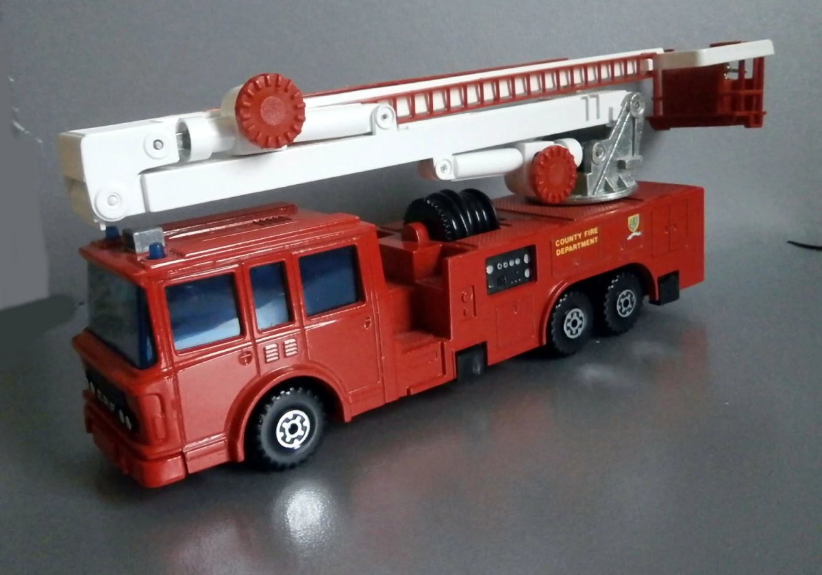 Hot Wheels Snorkel Fire Engine