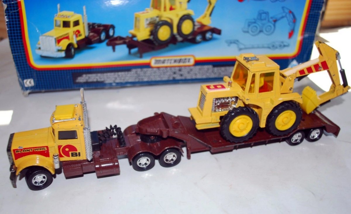 Hot Wheels Digger Transporter