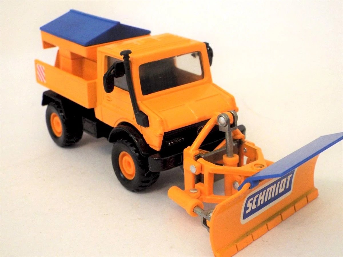 Hot Wheels Unimog Snow Plough