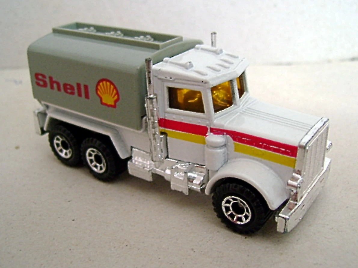 Hot Wheels Peterbilt Tanker