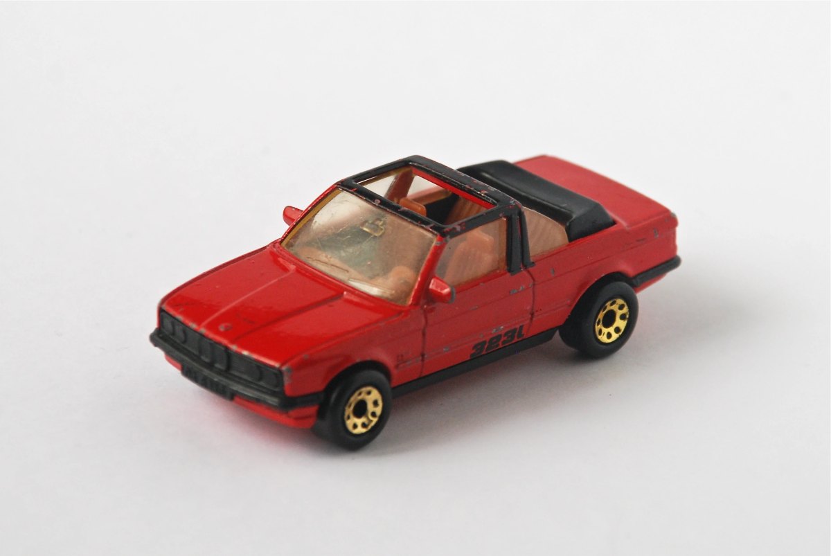 Hot Wheels BMW 323i Cabriolet