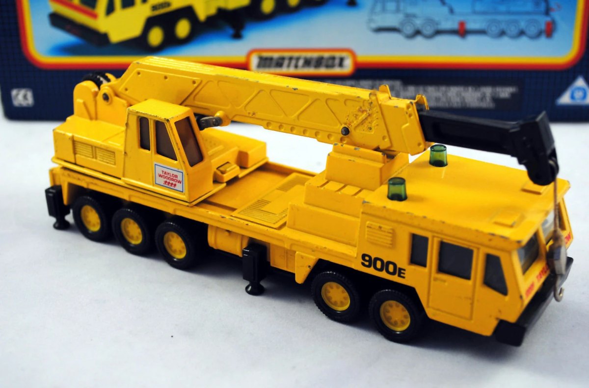 Hot Wheels Mobile Crane