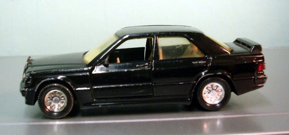 Hot Wheels Mercedes Benz 190E