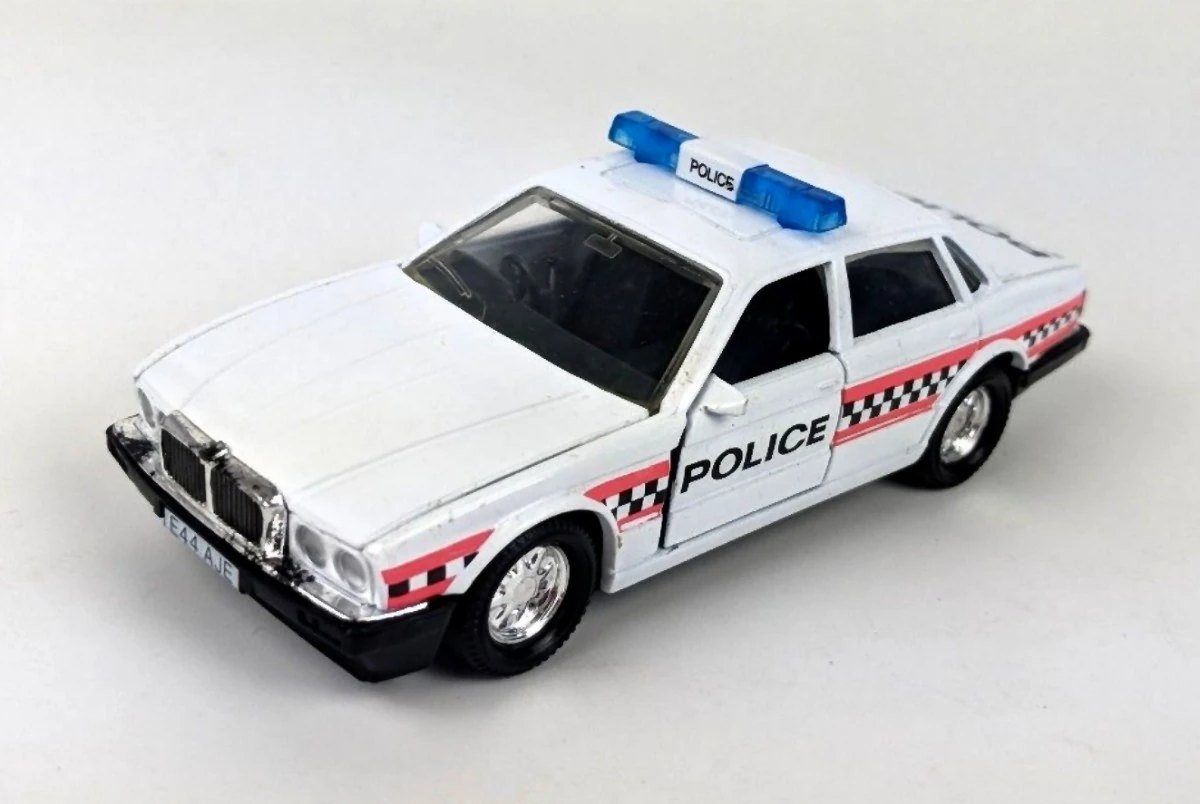 Hot Wheels Jaguar XJ6 Police
