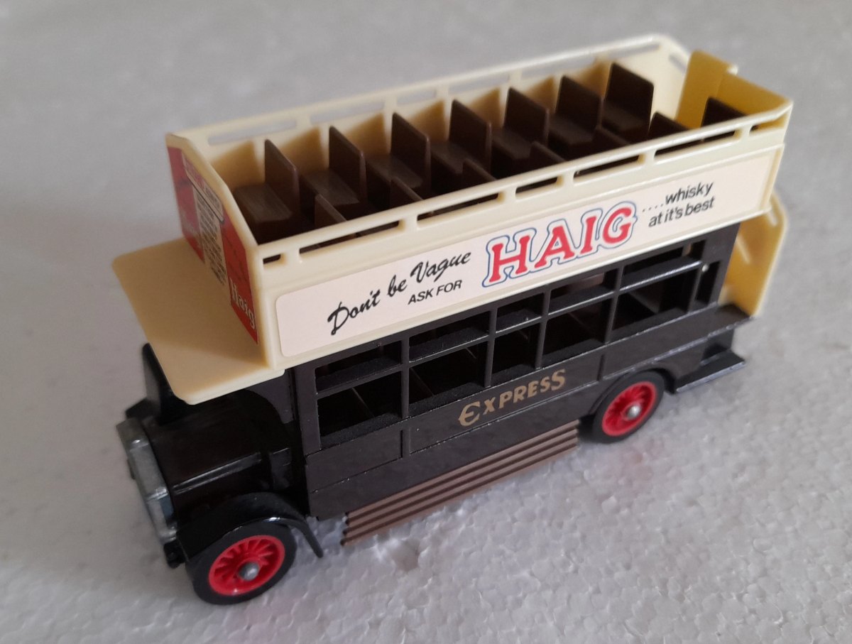 Hot Wheels 1922 AEC S Type Omnibus