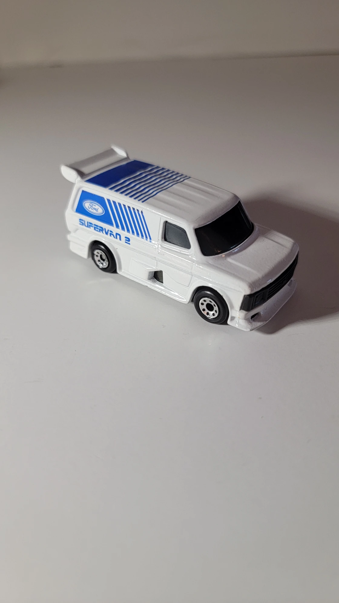 1987 Ford Supervan II White: No Package: Image 2