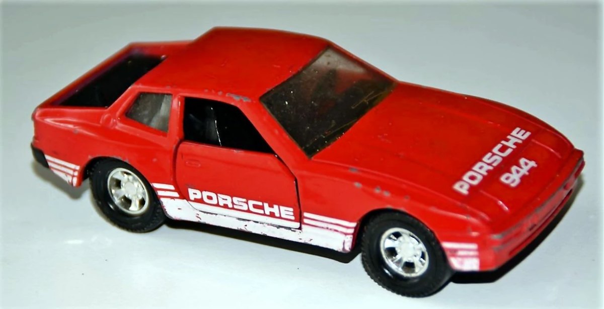 Hot Wheels Porsche 944
